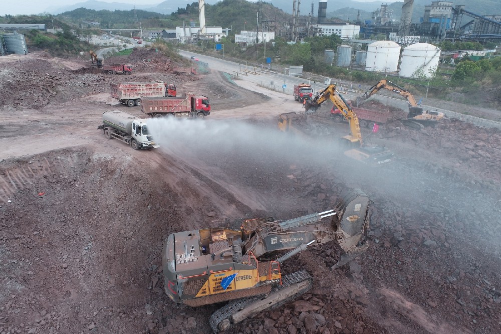 不停工、不斷檔，假期建設(shè)忙！