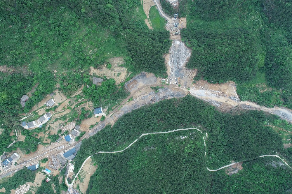 曾榮路改建工程全面提速，跑出建設(shè)“加速度”